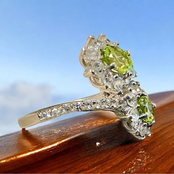 Genuine Peridot & White Topaz Sterling Silver Ring (6.25) - Picture 9 of 10